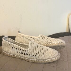 Elegant Cream Espadrille Slip-Ons crochet mesh memory foam women’s size 6